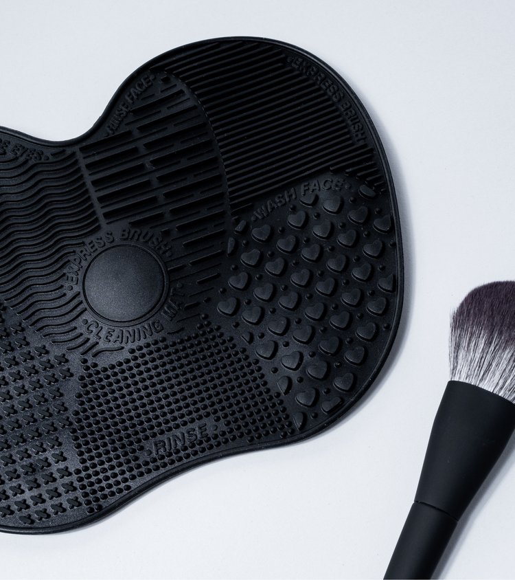 Silicone Brush Cleaning Mat - Blush Off - Eco Friendly Makeup Remover - FREE EXPRESS SHIPPING